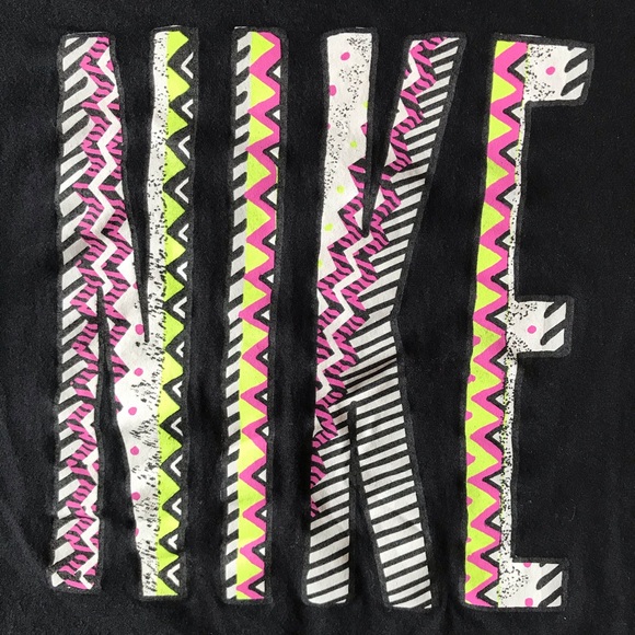 Nike Black Tee Shirt - Great Logo Detail - Large - Picture 2 of 4